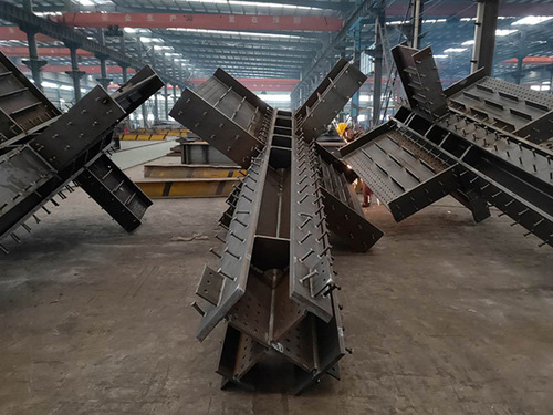 The main structure of the Beijing Changyang Middle School project is currently under construction